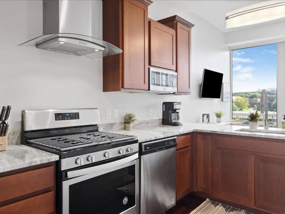 Cozysuites Dream 1Br, Ppg Paints Arena, Pitts Pittsburgh Bagian luar foto