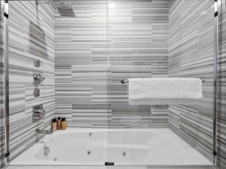 Cozysuites Dream 1Br, Ppg Paints Arena, Pitts Pittsburgh Bagian luar foto
